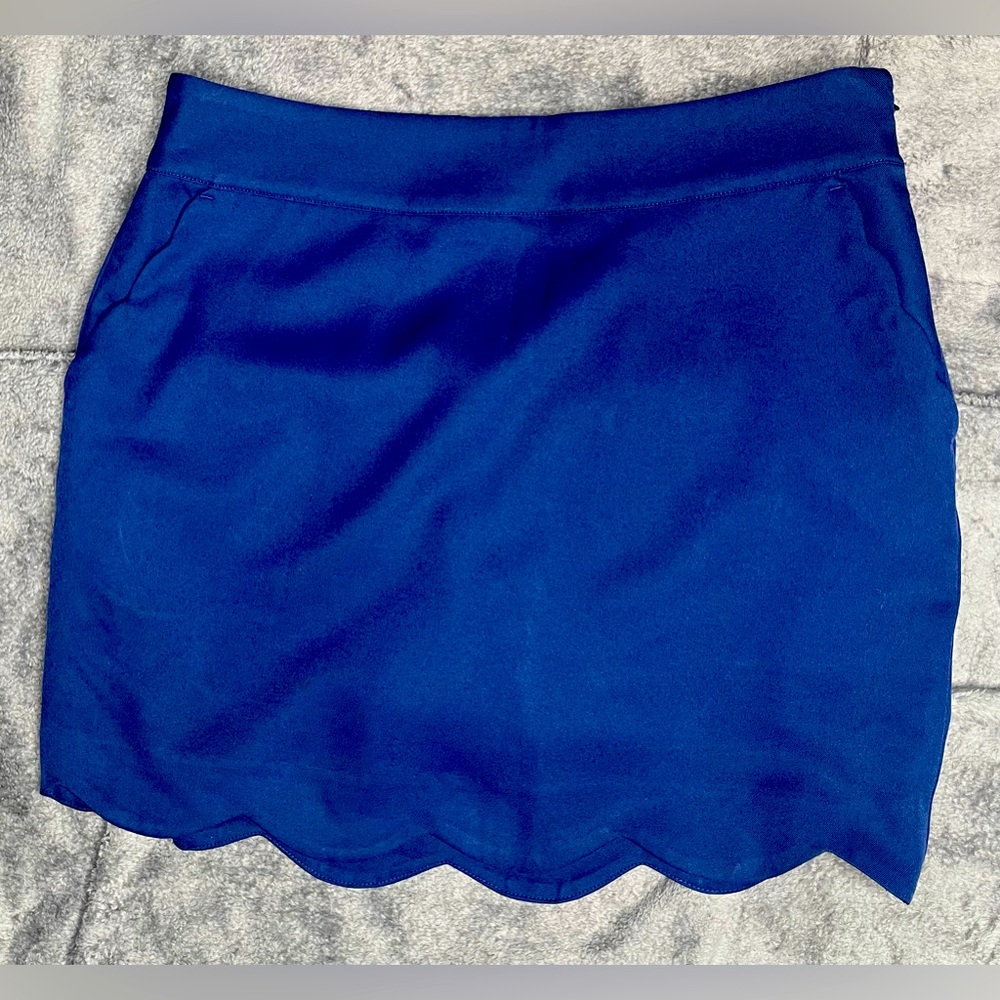 Vineyard Vines performance tennis or golf skirt. Like NEW! size 2. Navy blue.